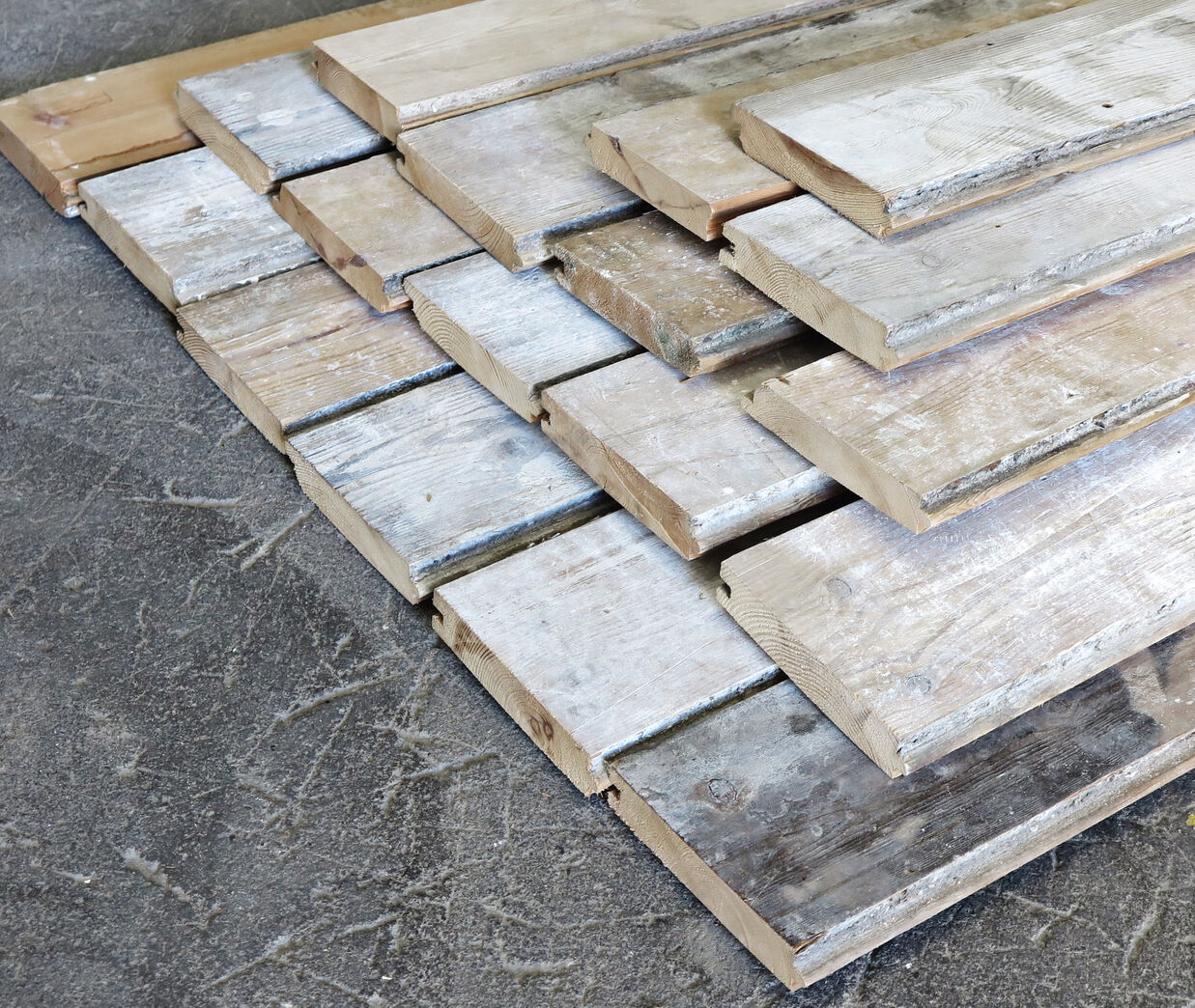 Opskårne Fyrretræsgulvbrædder -  længde 60 cm