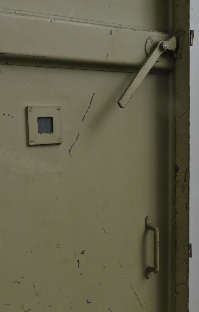 Gammel ståldør fra 40éren