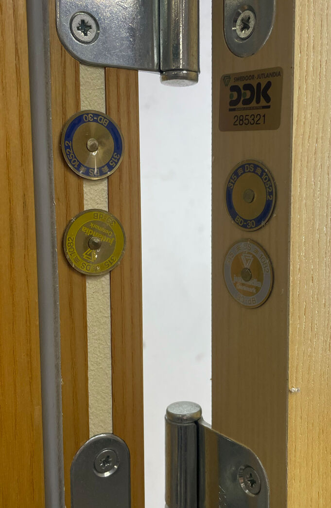 BD30/DB30 brand/lyddør med karm M10