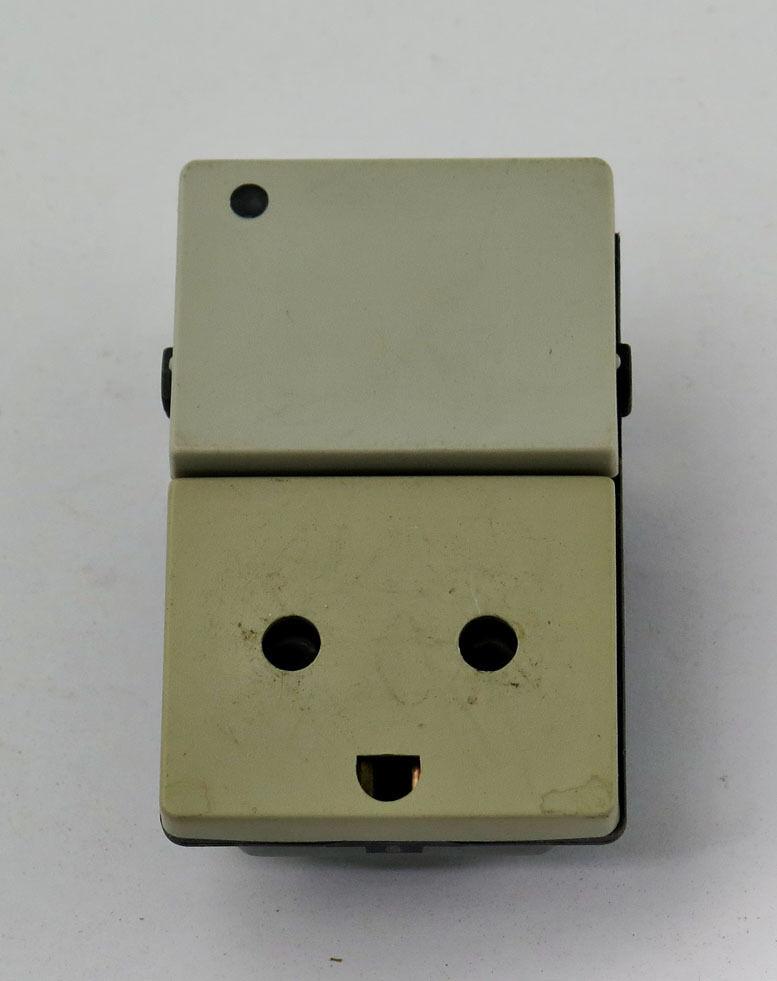 LK Fuga stikkontakt, grå m/lampe