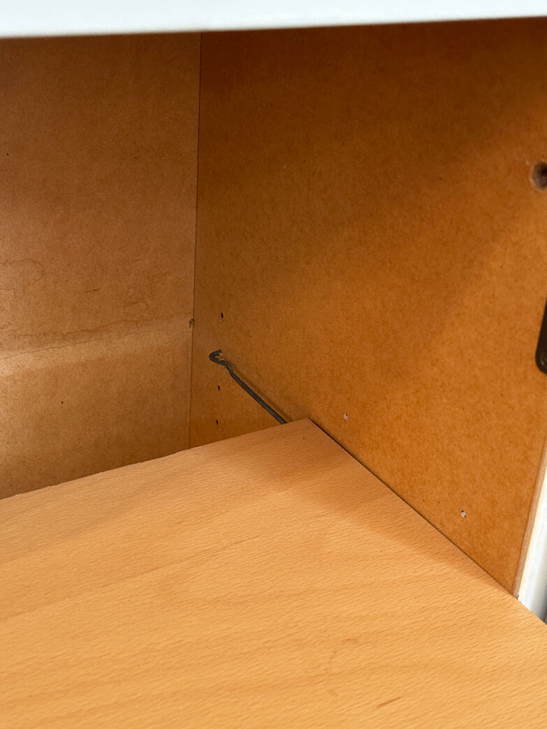 Overskab med overfalsede låger