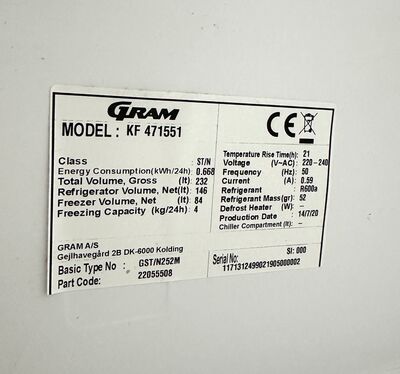 Gram køle/fryseskab i pæn stand
