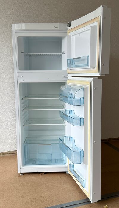 Gram køle/fryseskab