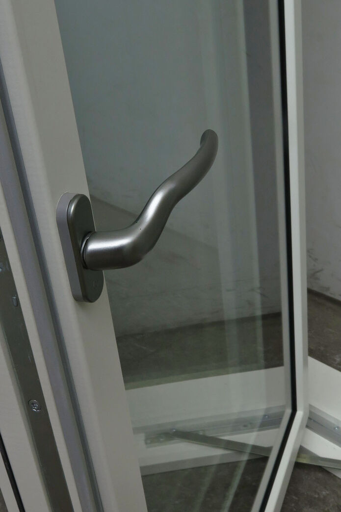 2-fags vindue med redningsåbning fra Vindunor