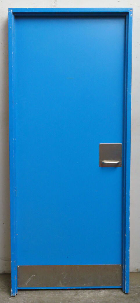 Swedoor massiv dør med greb