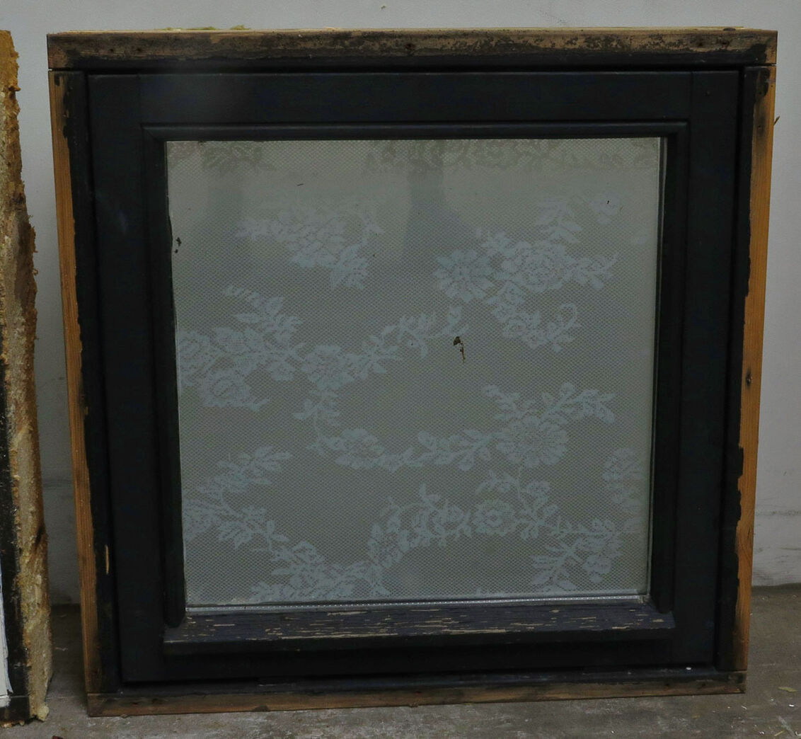 Lille tophængt vindue