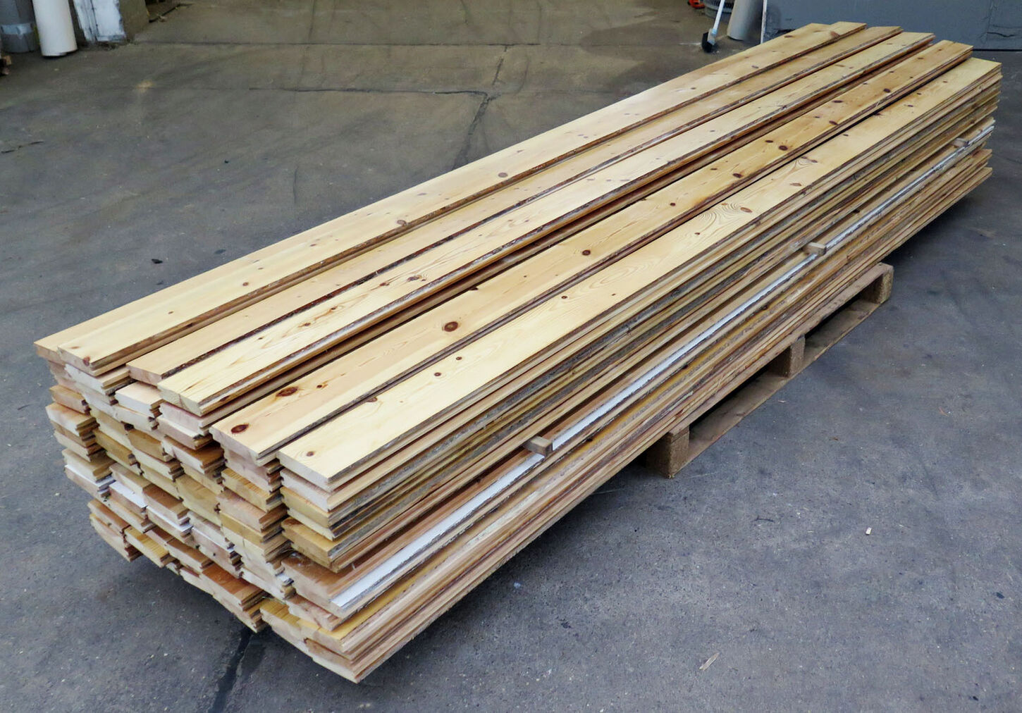 Brugte gulvbrædder i fyr, 28m2, 11,5cm