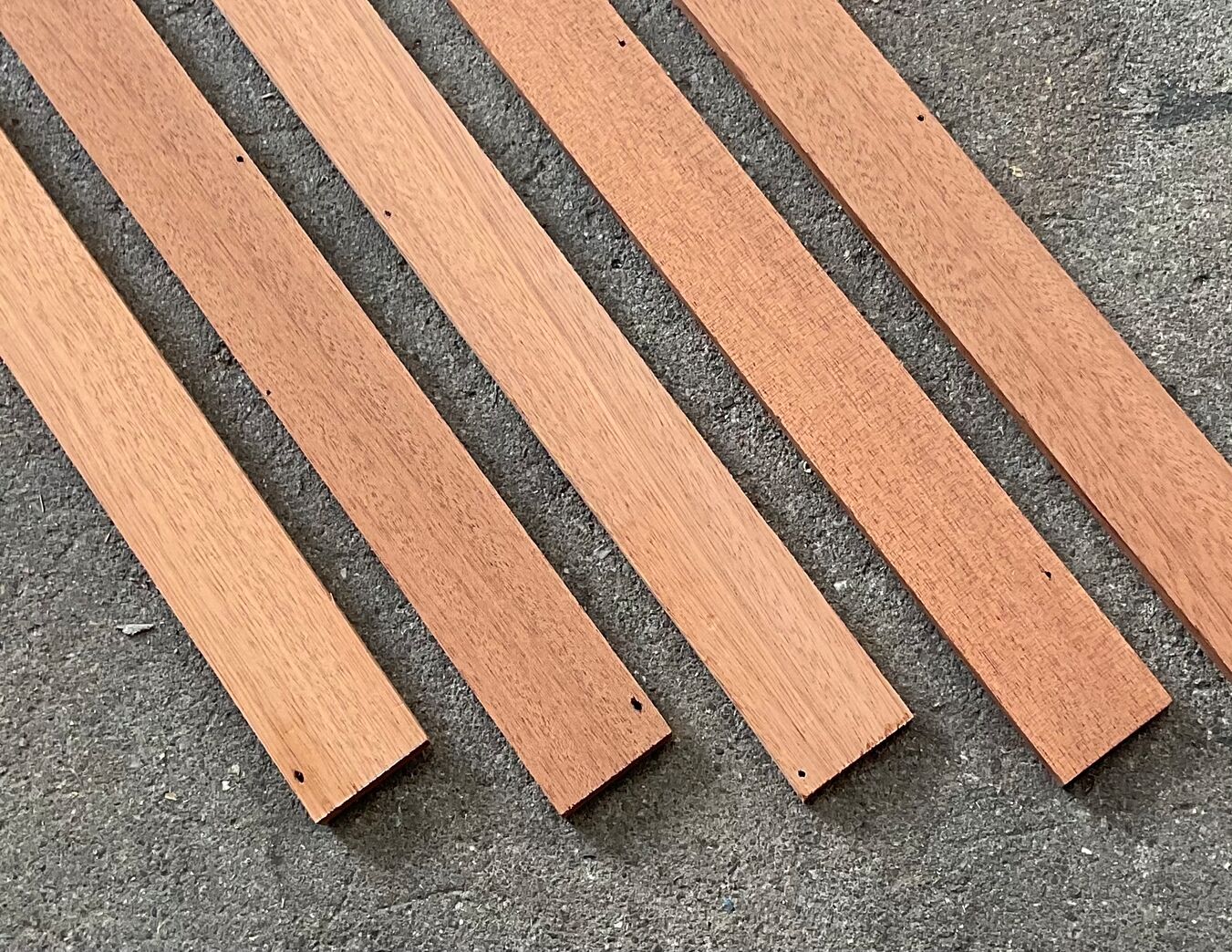 Mahognilister med sømhuller 4,1x1,2x60 cm