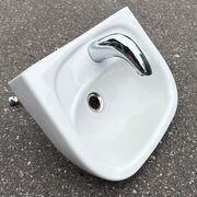 Ifö håndvask med Oras sensor armatur