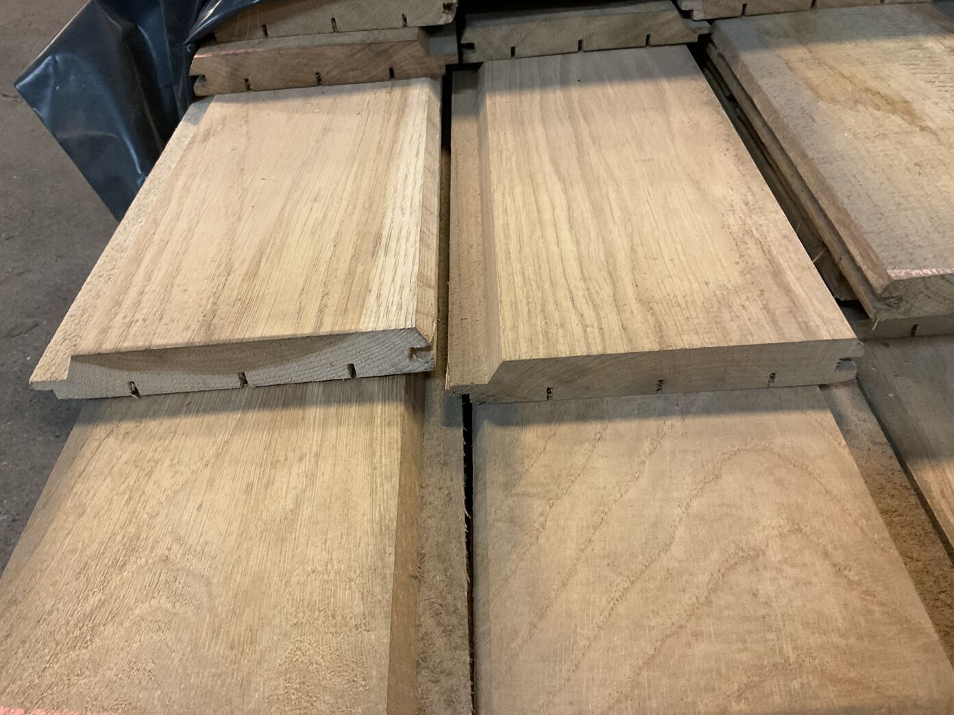 30 m2 facadebeklædning i egtræ  22x140 mm