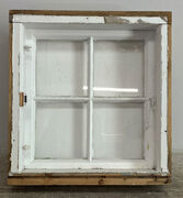 Lille sprossevindue med skodde Lille sprossevindue med skodde