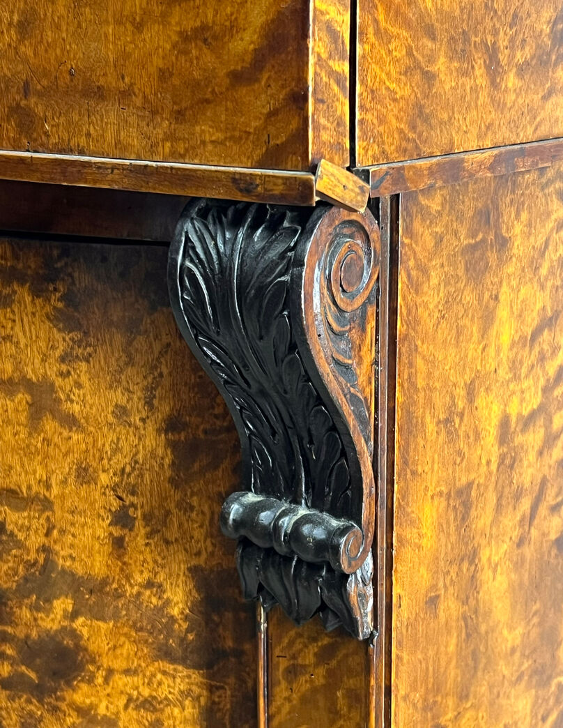 Biedermeier skab i mahogni