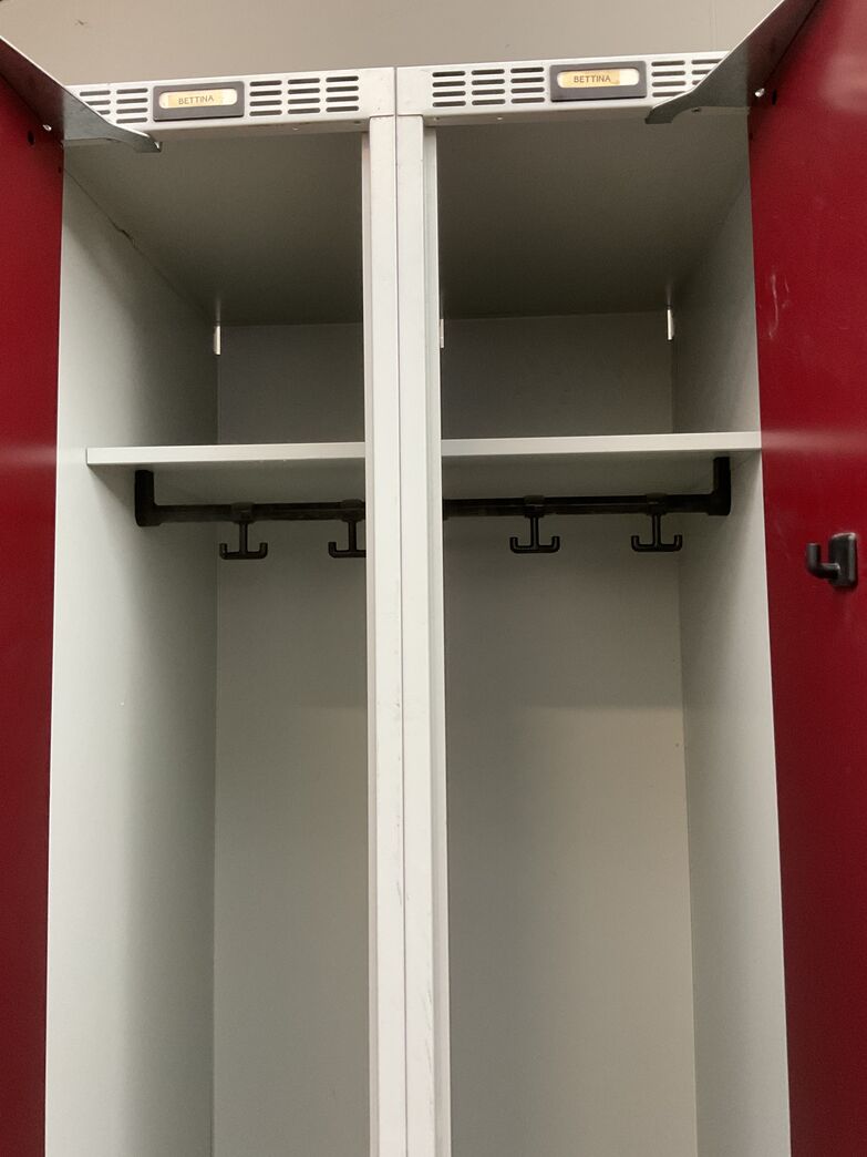 Metalskab med 4 låger