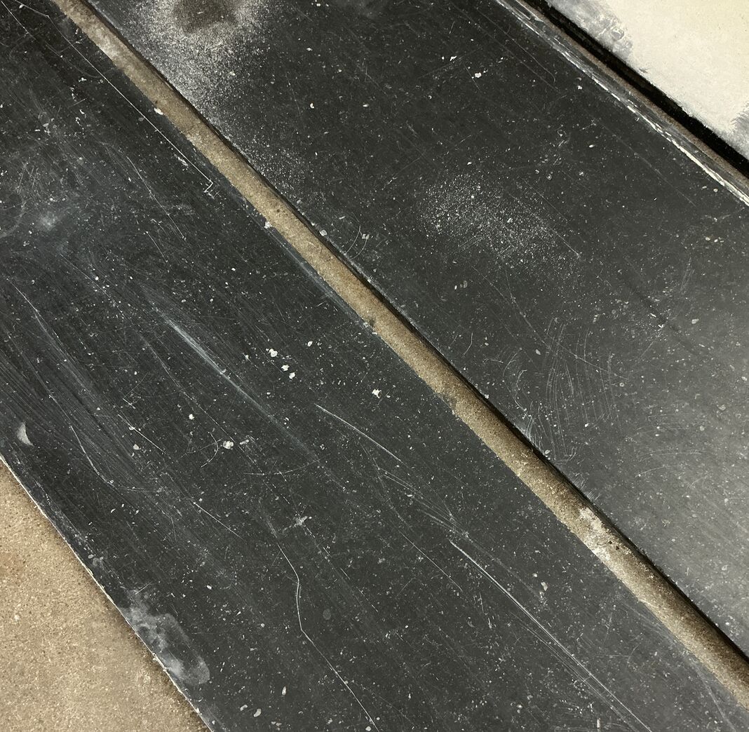 Sorte marmorplader min. 174 cm