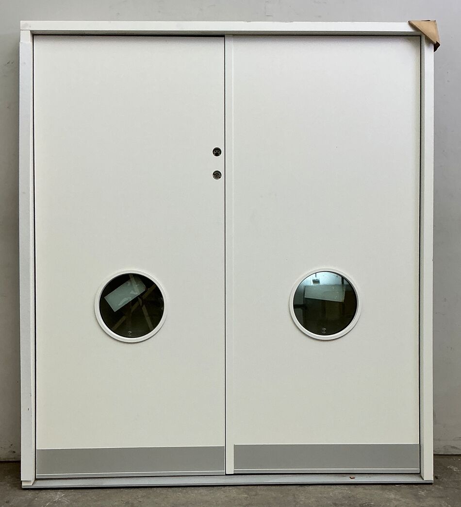 Dobbelt institutionsdør med karm