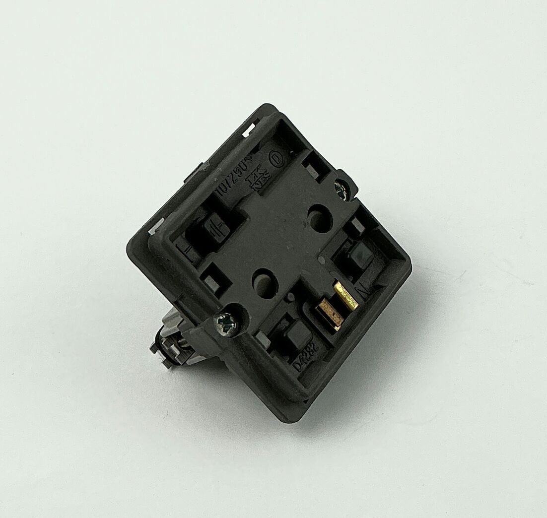 LK Fuga Stikkontakt m/jord 1 modul uden dæksel