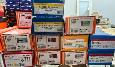 70 kasser båndede gipsskruer