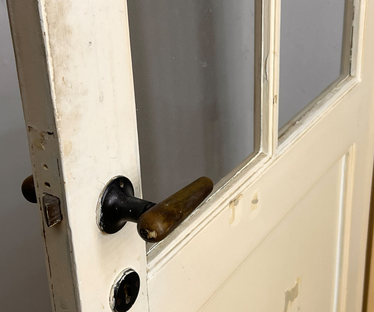 Fyldningsdør med glas og karm