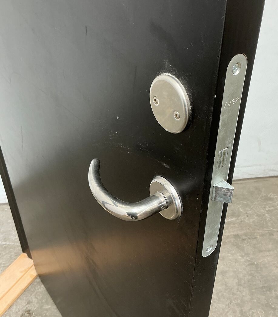 Indvendig M9 dør med glas