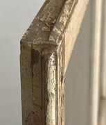 Stor vinduesramme med sprosser