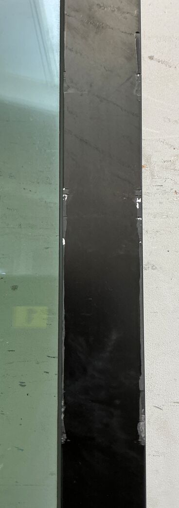 Sort energivindue m/lamineret glas