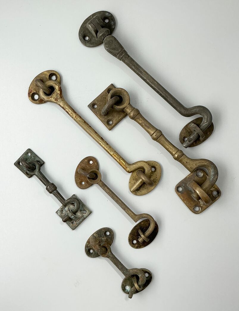 6 stk brugte assorteret kroge inkl. øksen