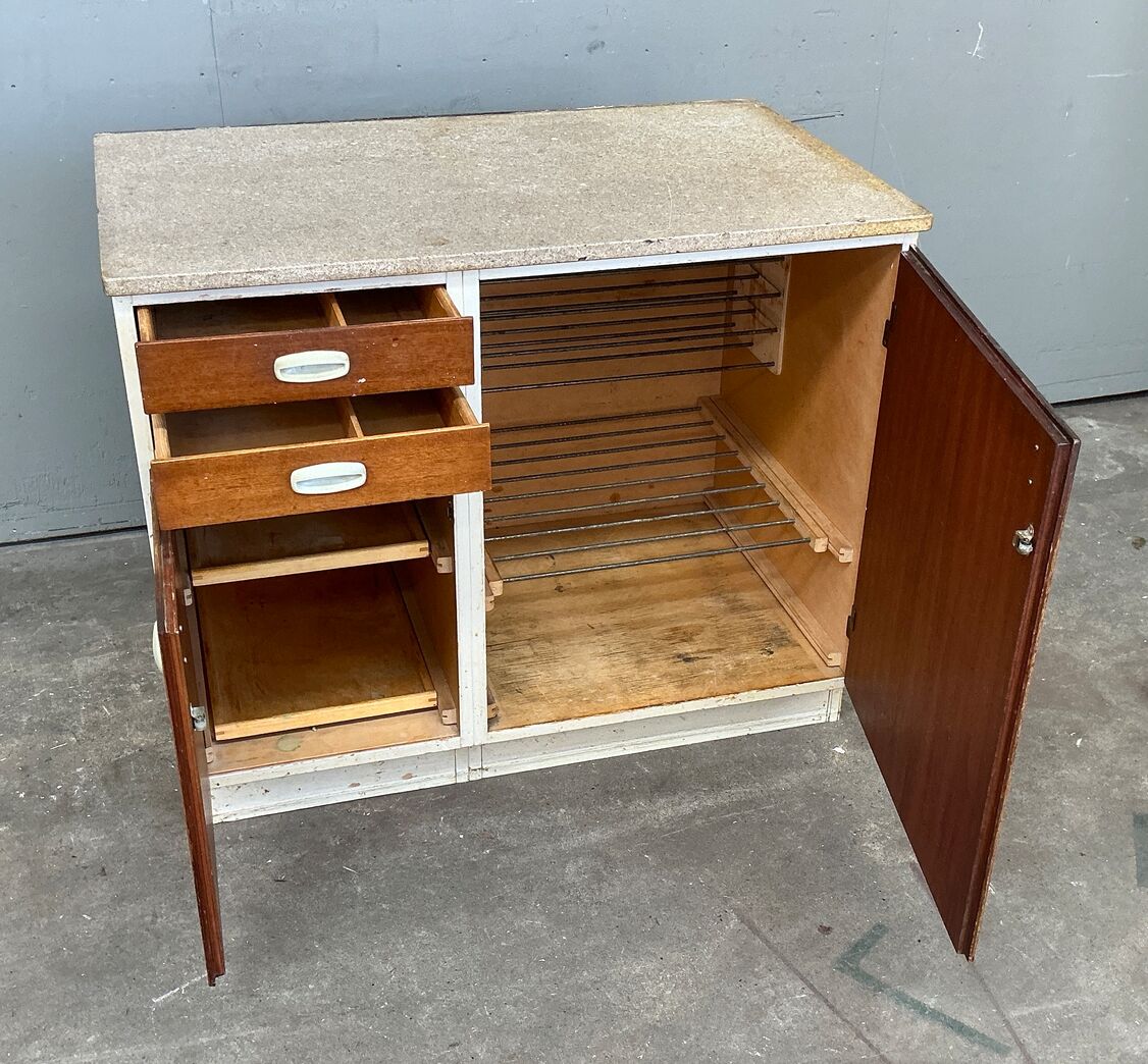 Original 60'er køkken med terrazzoplade