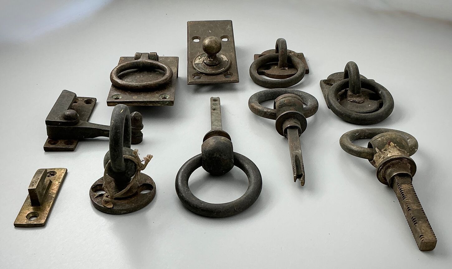 Assorterede messing beslag