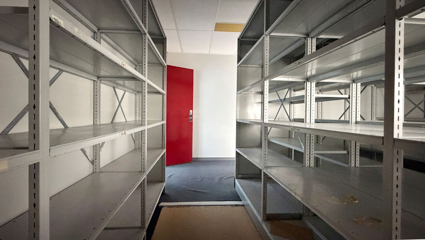Kompaktreol med 216 stk hylder på 18 M2