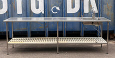 Stålbord med vask - 290 cm