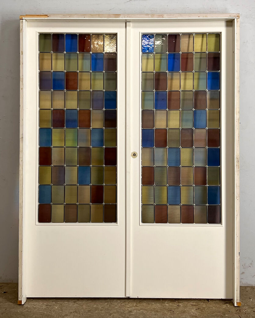 Dobbeltdør med blyindfattet glas