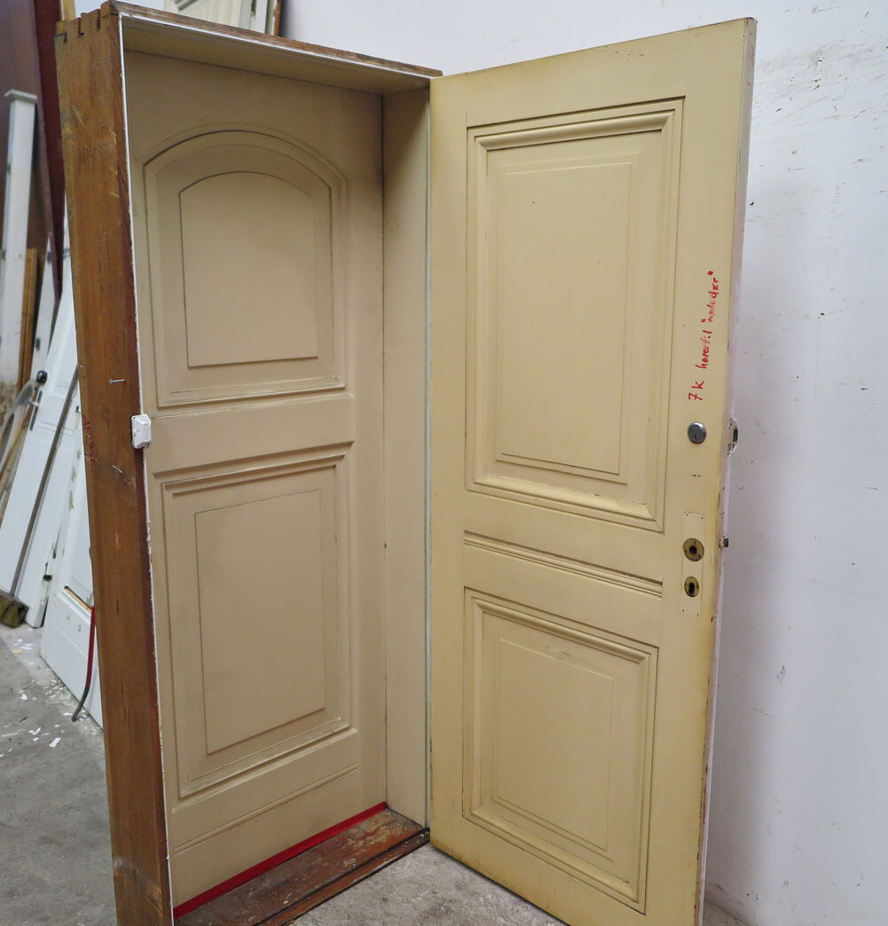 2 sammenhængende fyldningsdøre