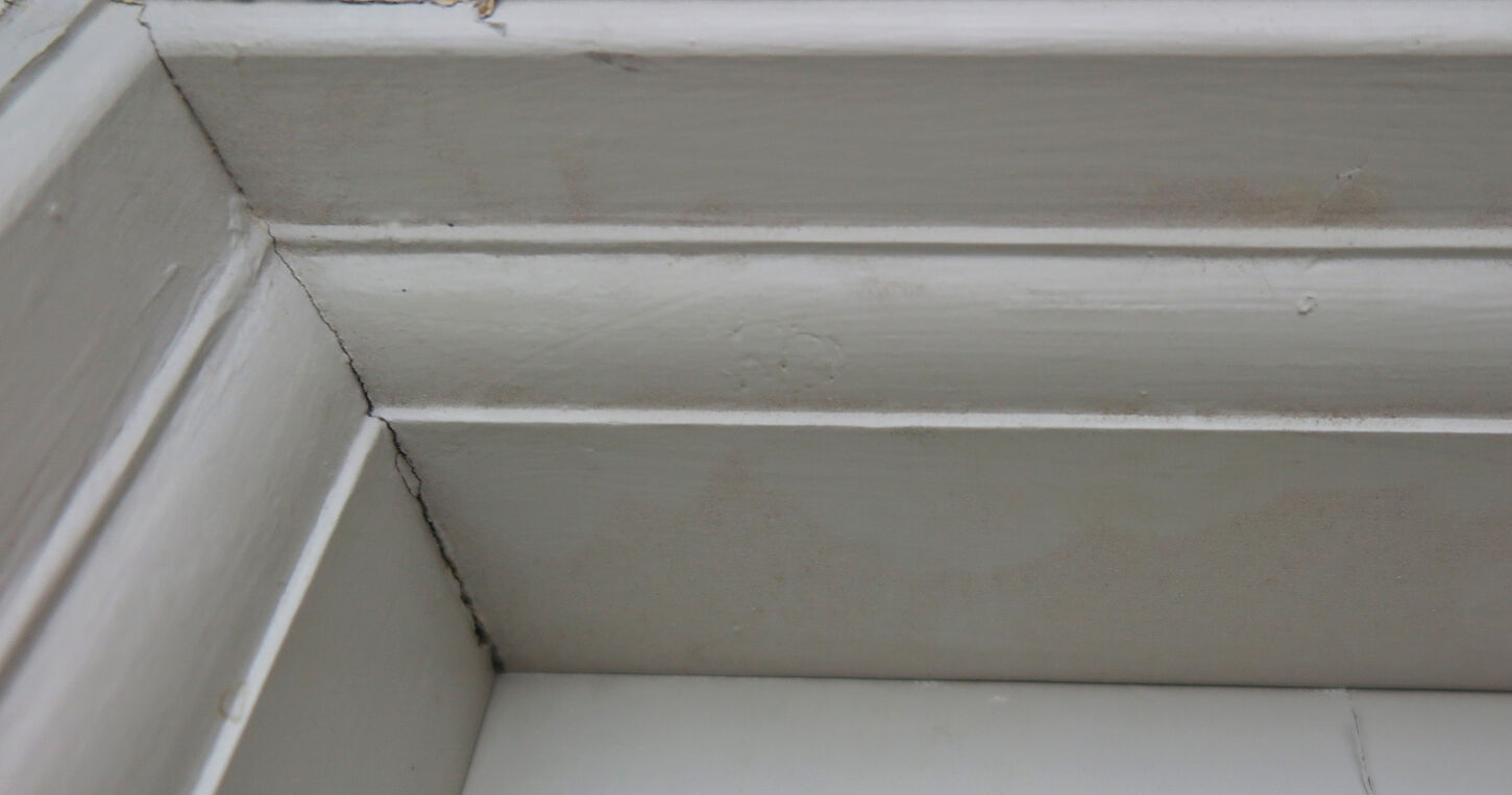 Fyldningsdør med karm Fyldningsdør med karm