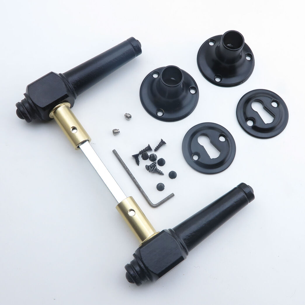 Trægreb til gammel dør - spidsgreb i sortlakeret bøg