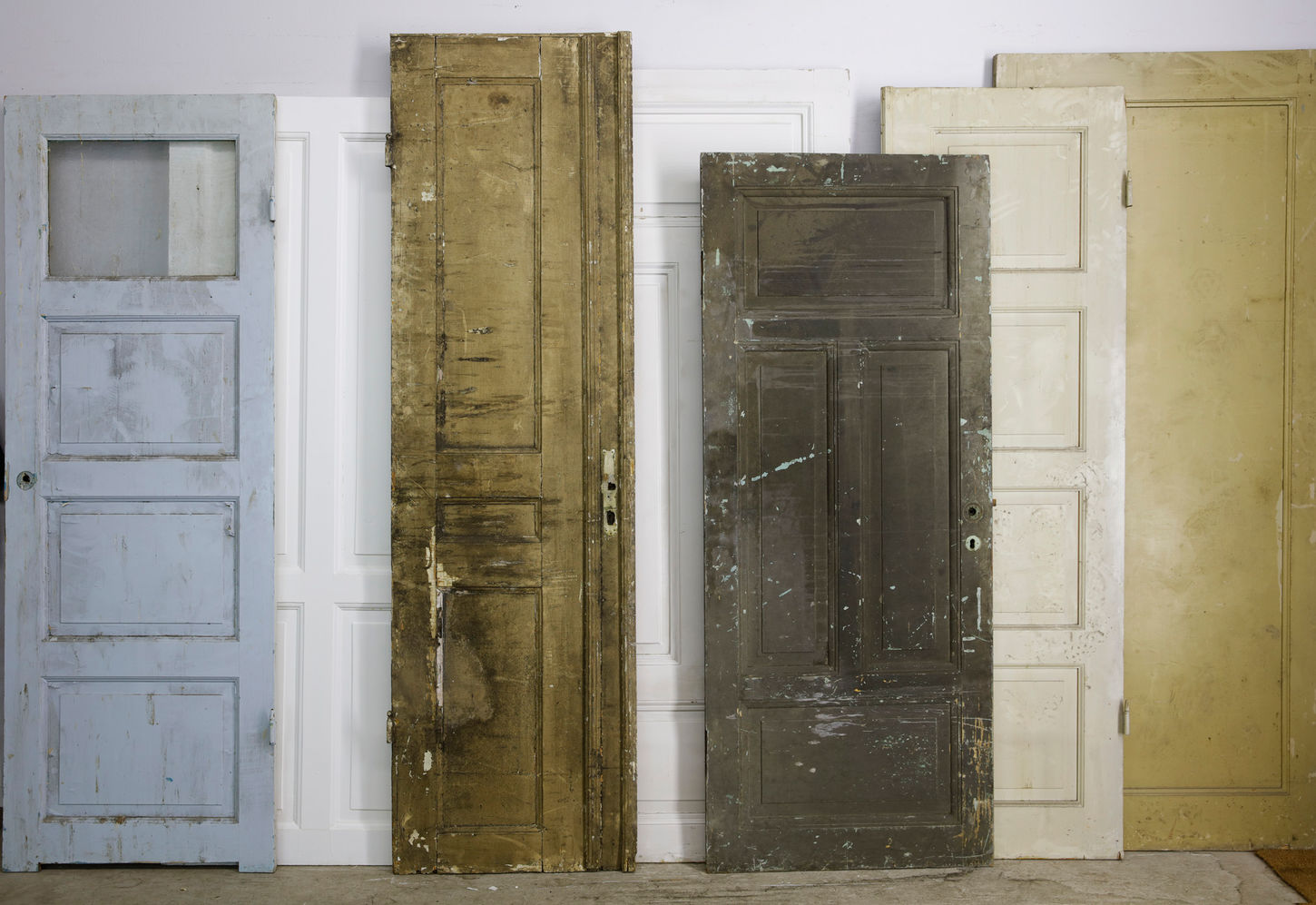 Skæve fyldningsdøre til dekoration