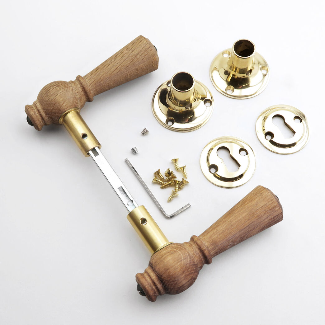 Trægreb til gammel dør - knebelgreb i eg