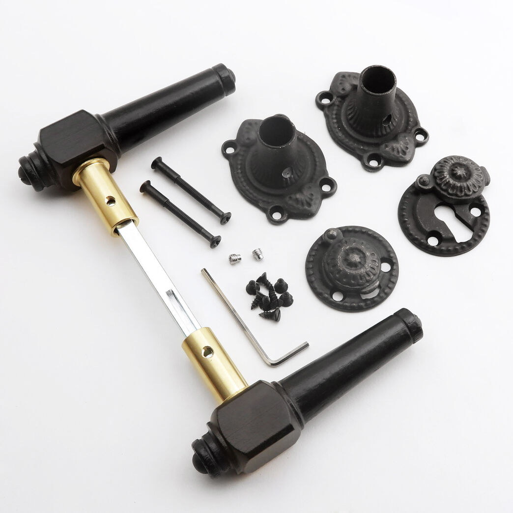 Trægreb til ny dør - spidsgreb i sortlakeret bøg