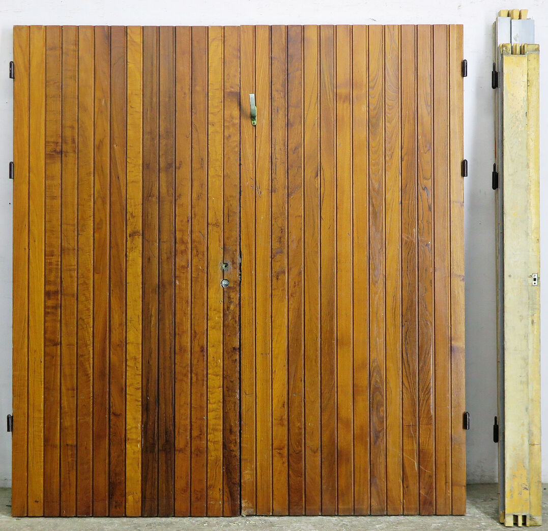 Dobbelt teakdør med karm