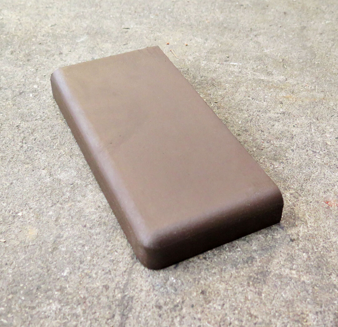 Hasle hjørneklinke, mørk brun