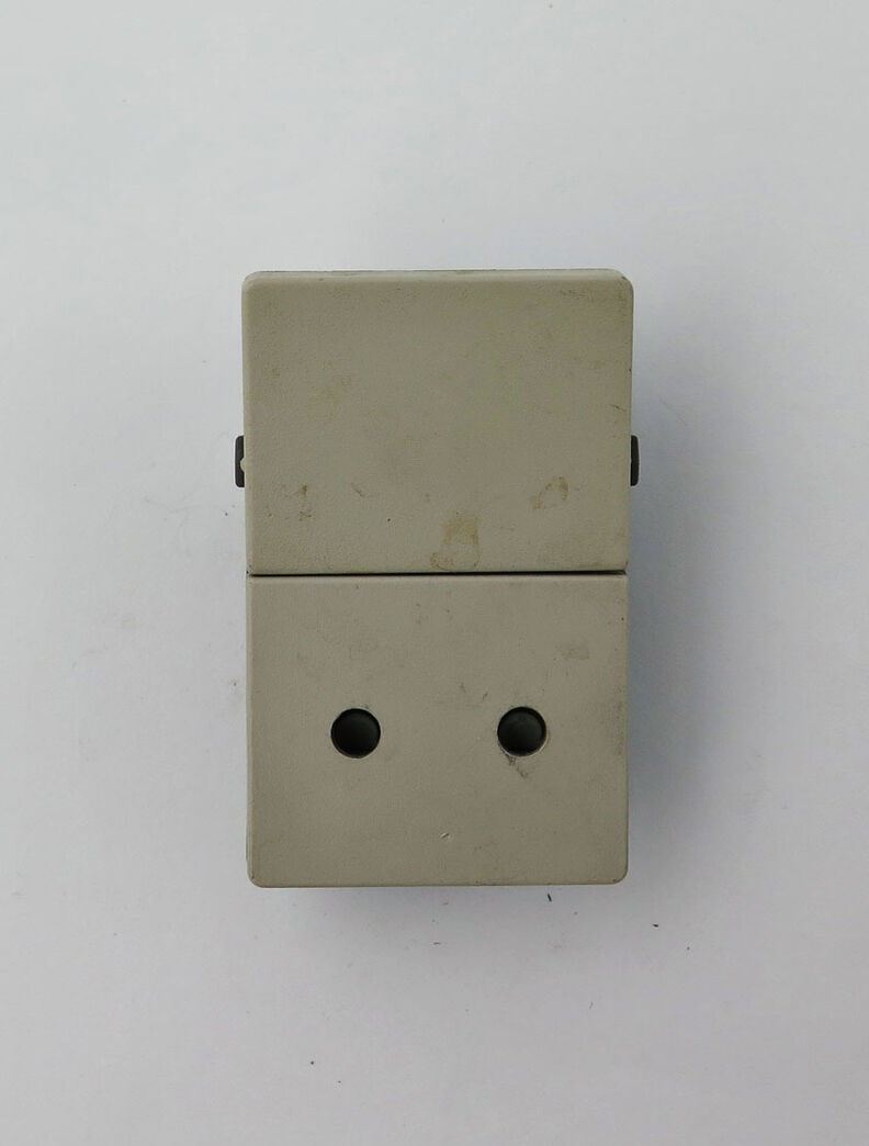 LK Fuga stikkontakt u/jord - Grå