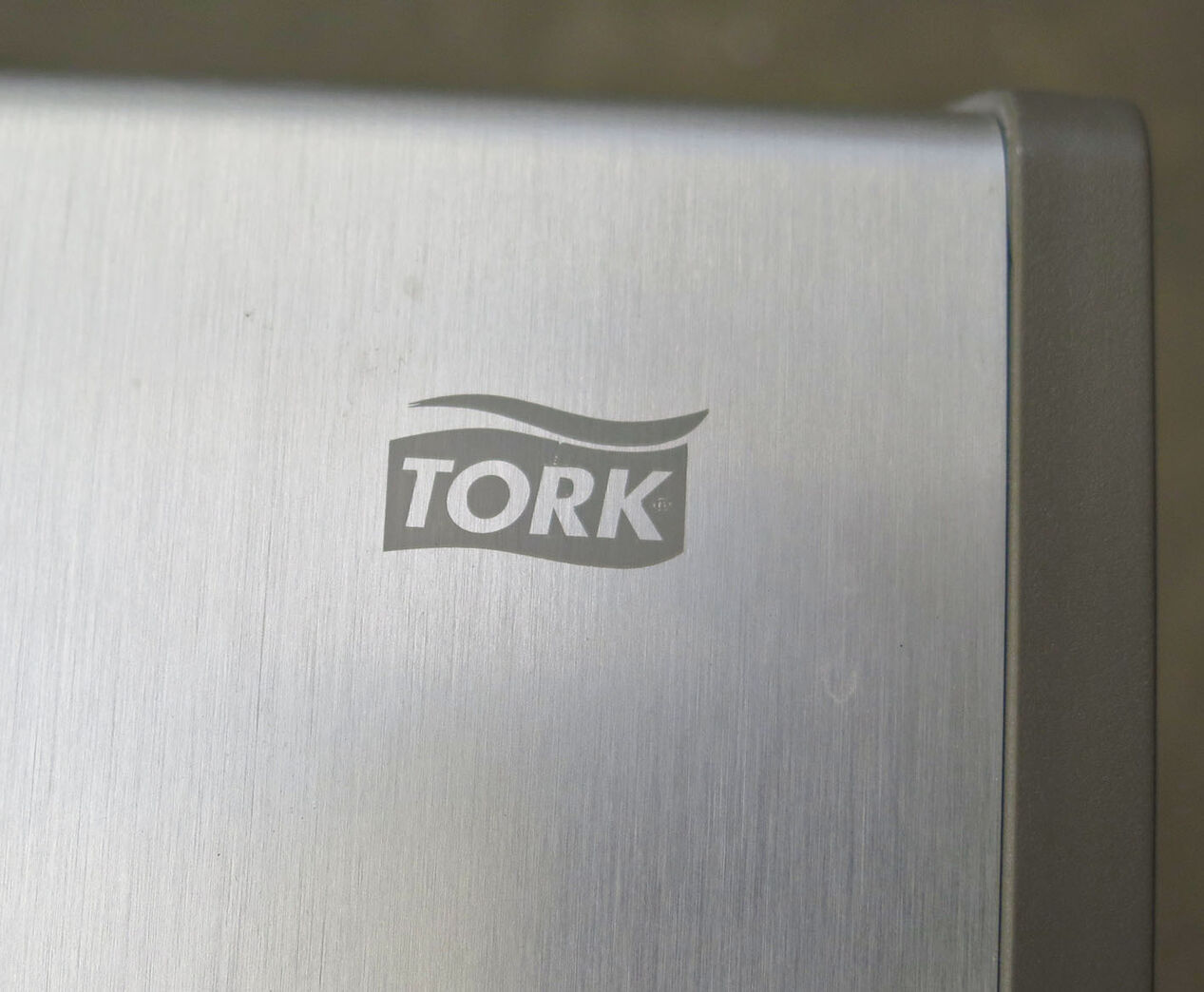 Tork håndklæde dispenser H2