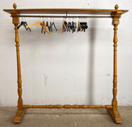 Garderobe i træ