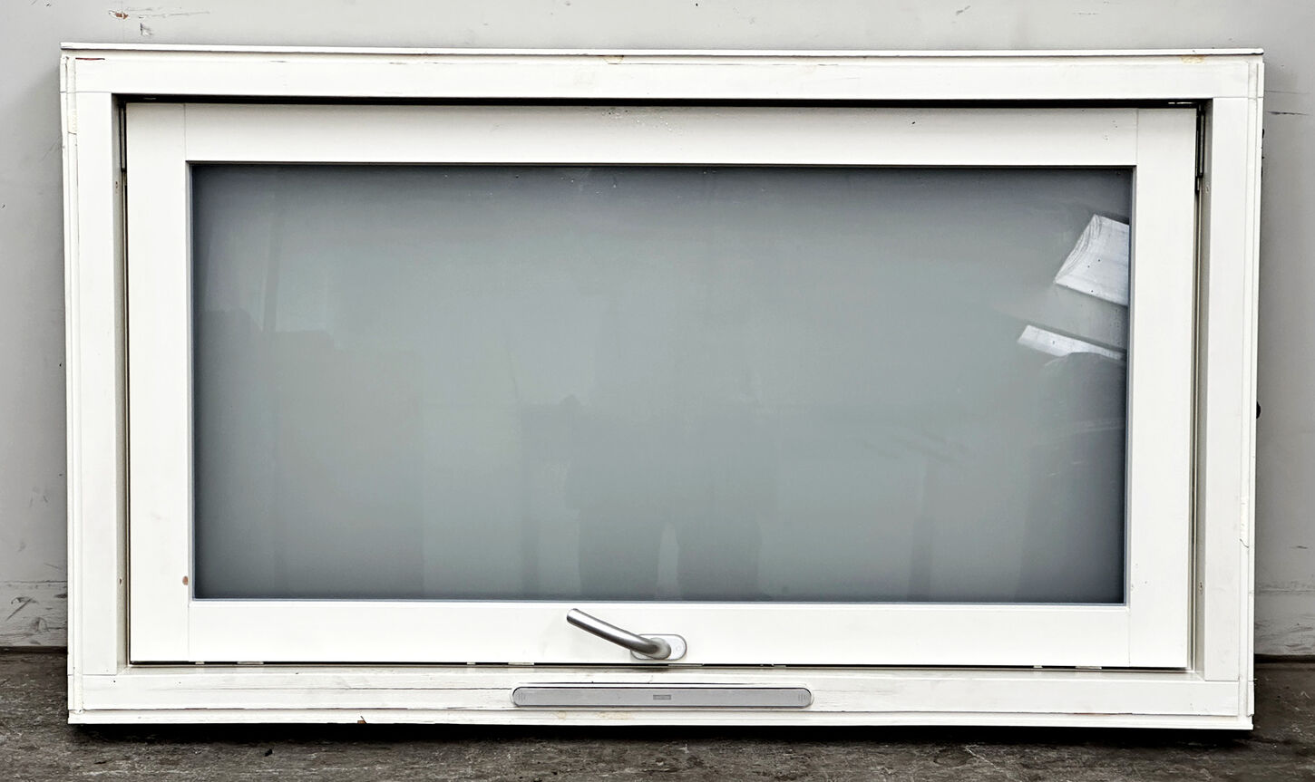 Træ alu vindue fra Velfac med matteret glas