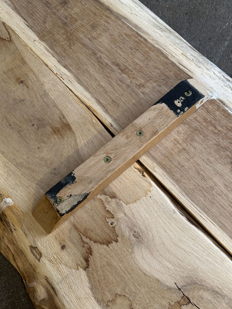 Egetræ 400 cm. Til bænk, hylde eller bord.