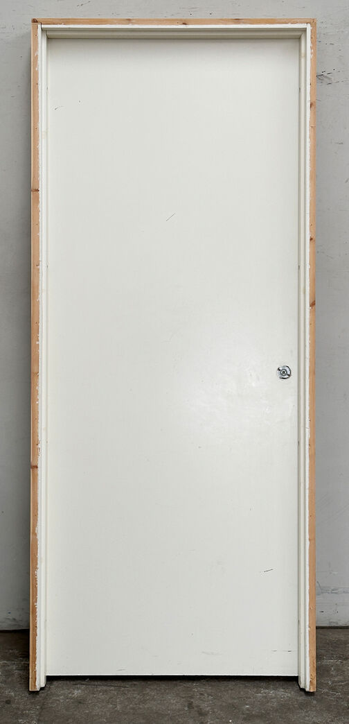 Massiv dør med karm M9