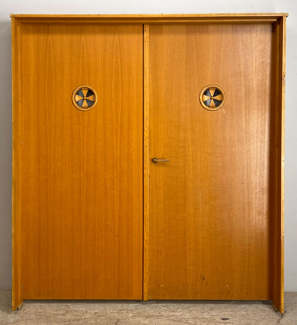 Dobbeltdør med karm Dobbeltdør med karm