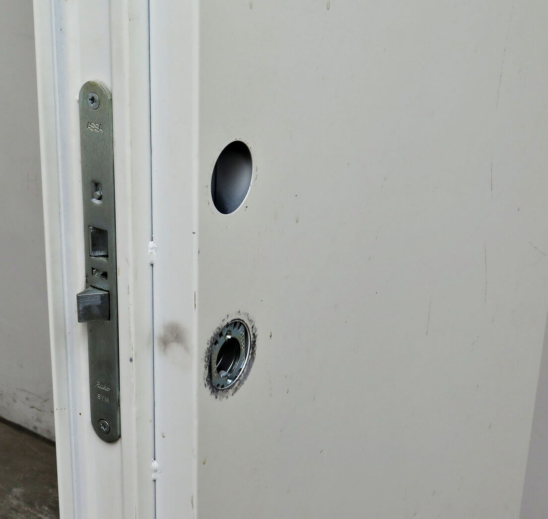 BS60 ståldør med karm