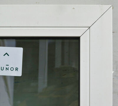 Smalt vindue med energiglas fra Vindunor