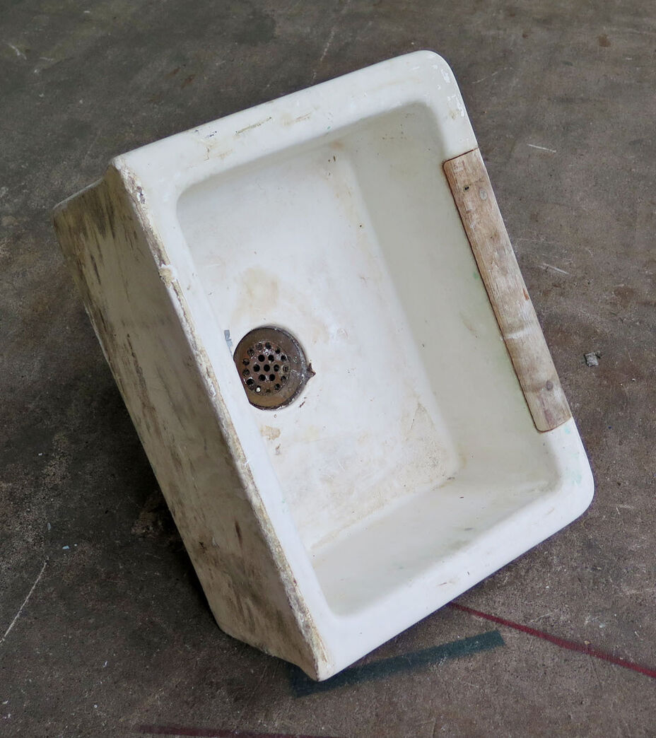 Skolevask med egetræskant