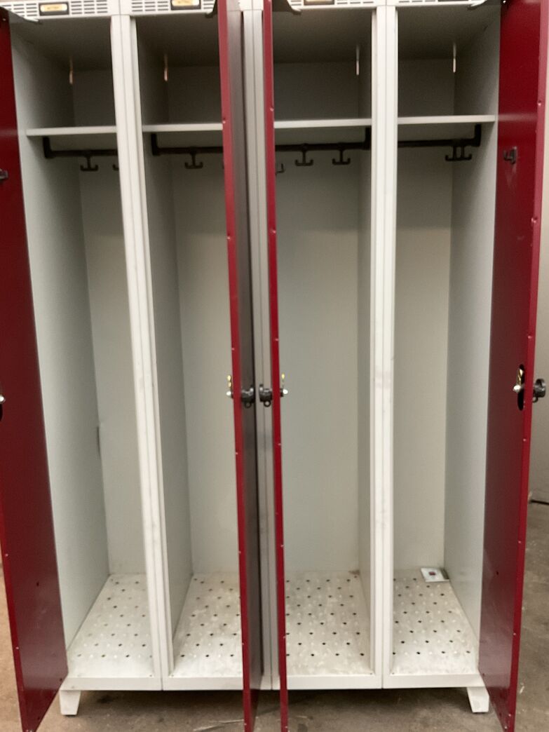 Metalskab med 4 låger